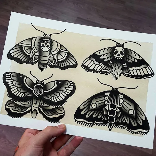 Tatuajes old school mariposas en tinta negra